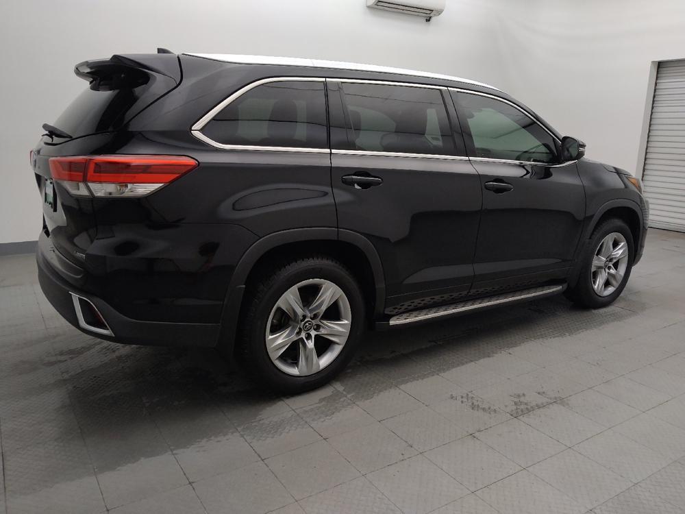 used 2019 Toyota Highlander car, priced at $27,495
