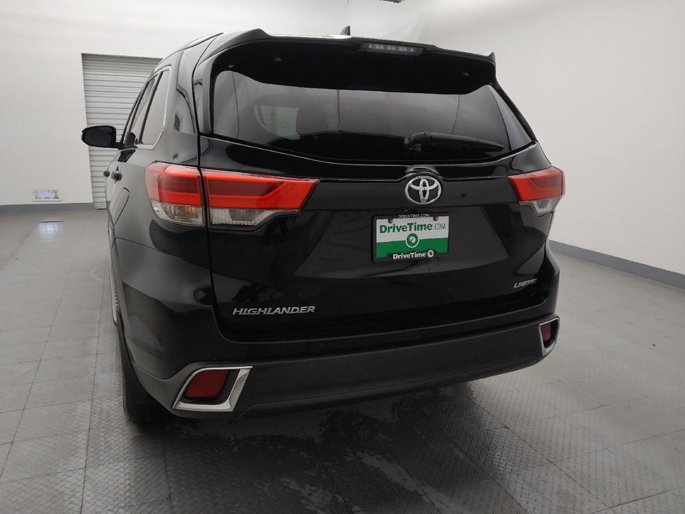 used 2019 Toyota Highlander car, priced at $27,495