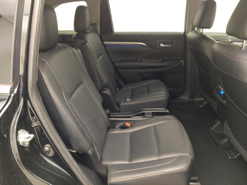 used 2019 Toyota Highlander car, priced at $27,495