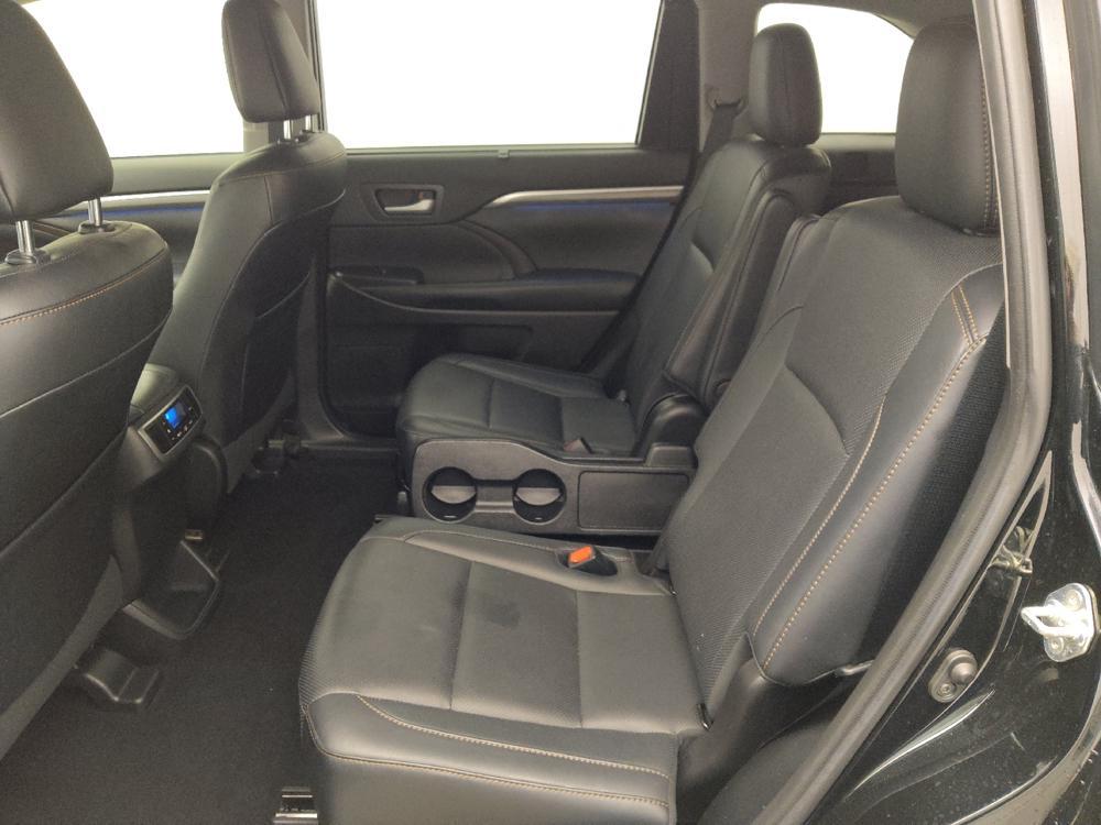 used 2019 Toyota Highlander car, priced at $27,495