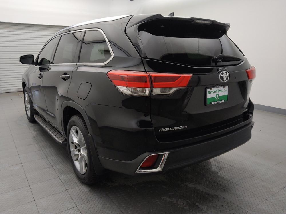 used 2019 Toyota Highlander car, priced at $27,495