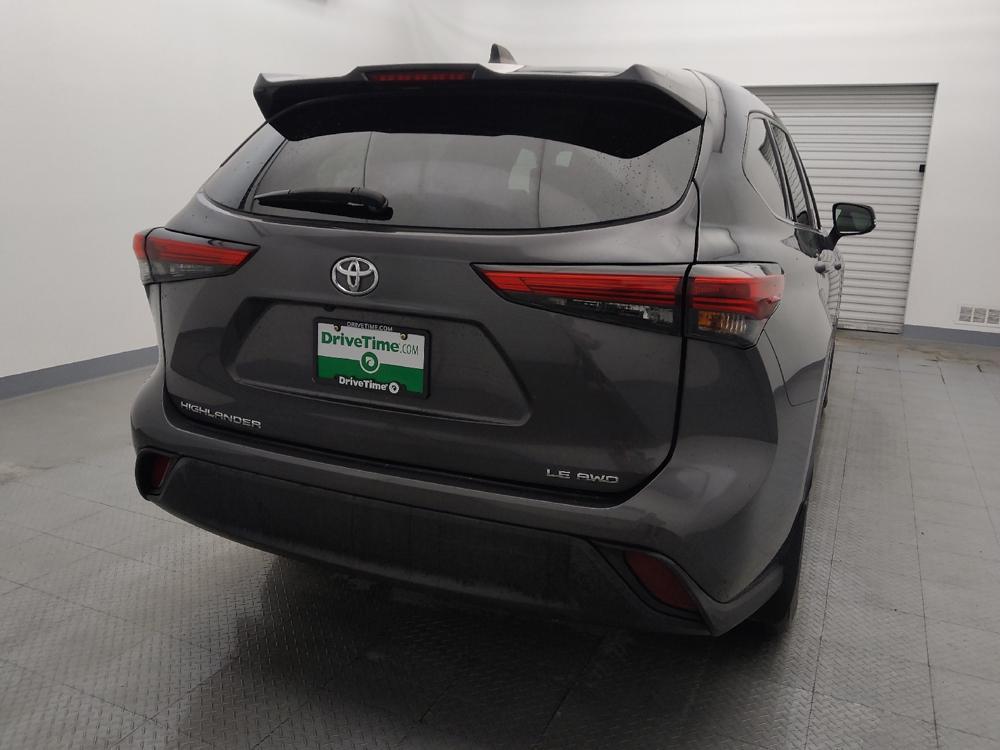 used 2022 Toyota Highlander car, priced at $28,095