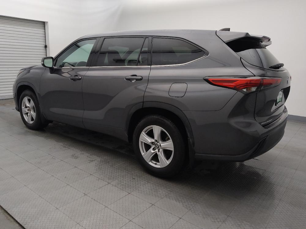 used 2022 Toyota Highlander car, priced at $28,095