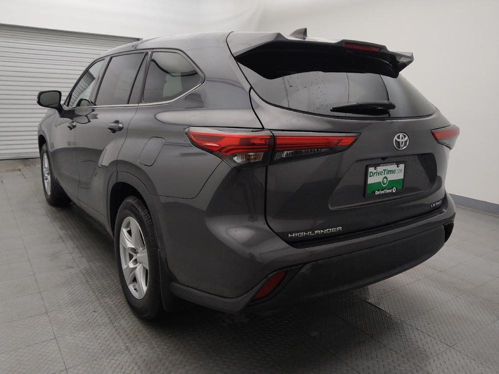 used 2022 Toyota Highlander car, priced at $28,095