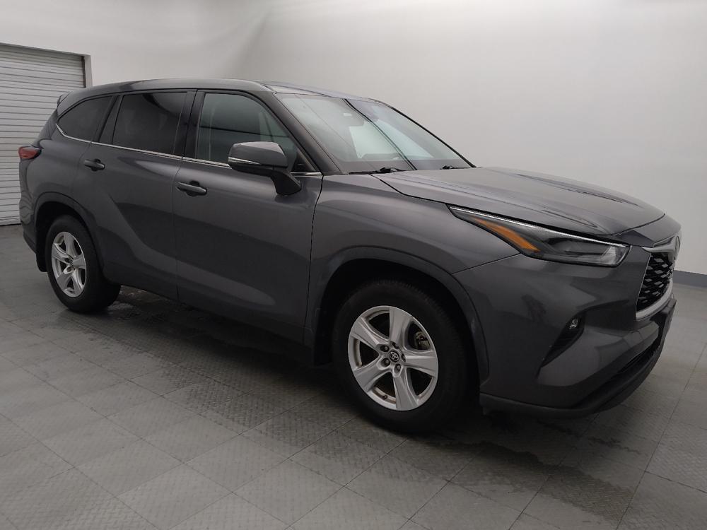 used 2022 Toyota Highlander car, priced at $28,095