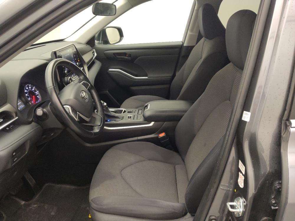 used 2022 Toyota Highlander car, priced at $28,095