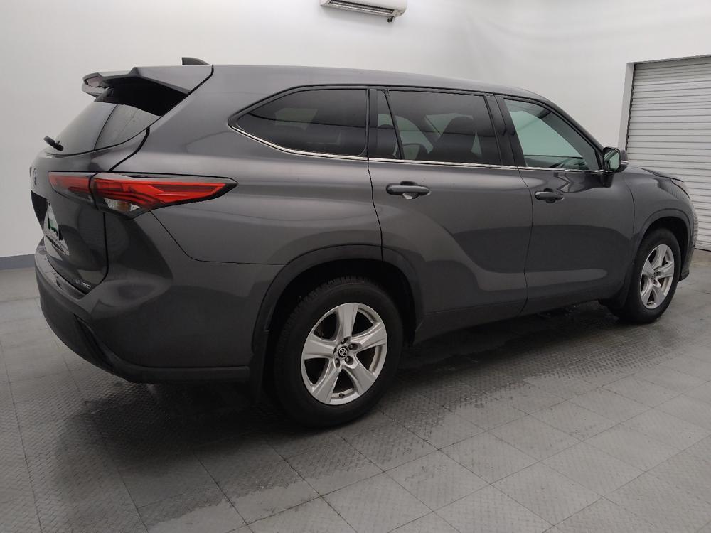 used 2022 Toyota Highlander car, priced at $28,095
