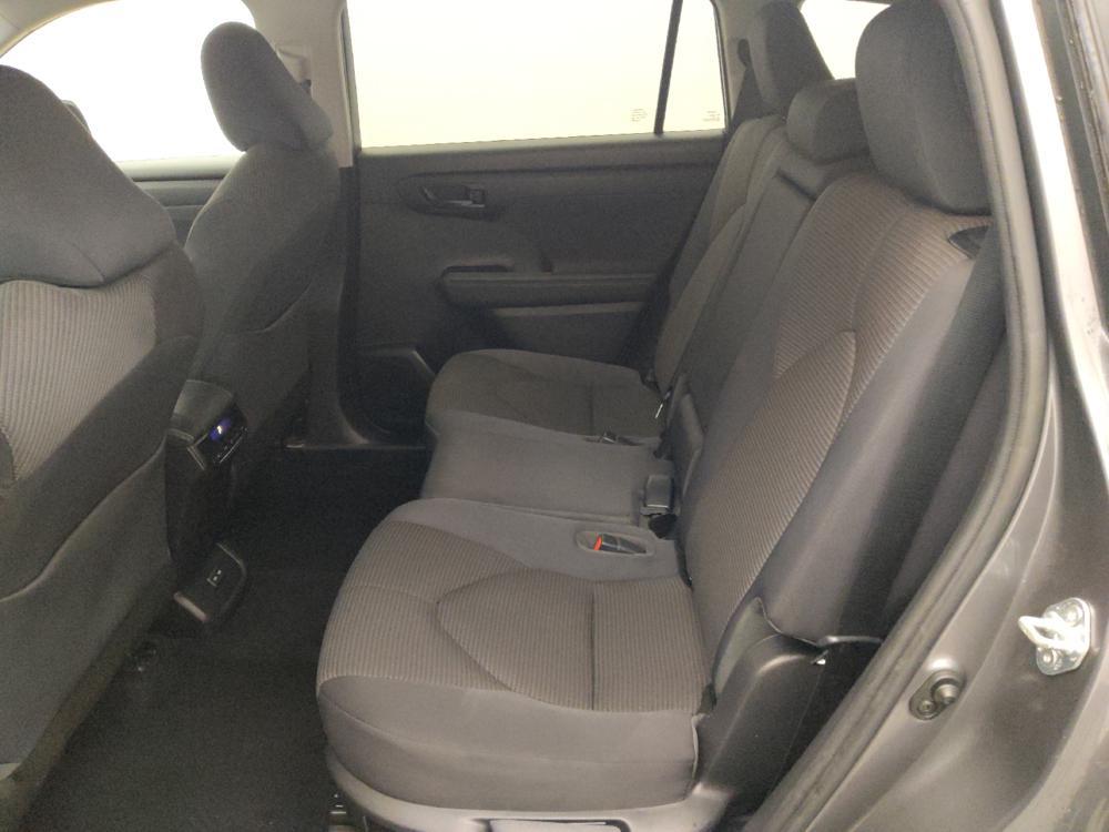 used 2022 Toyota Highlander car, priced at $28,095