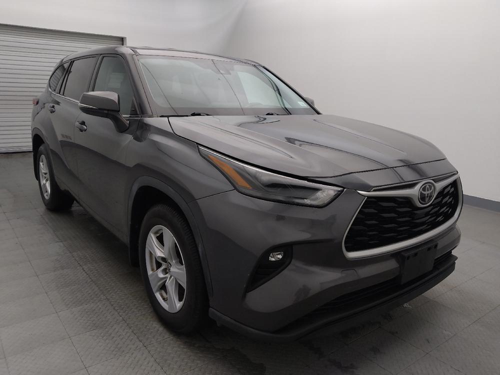 used 2022 Toyota Highlander car, priced at $28,095
