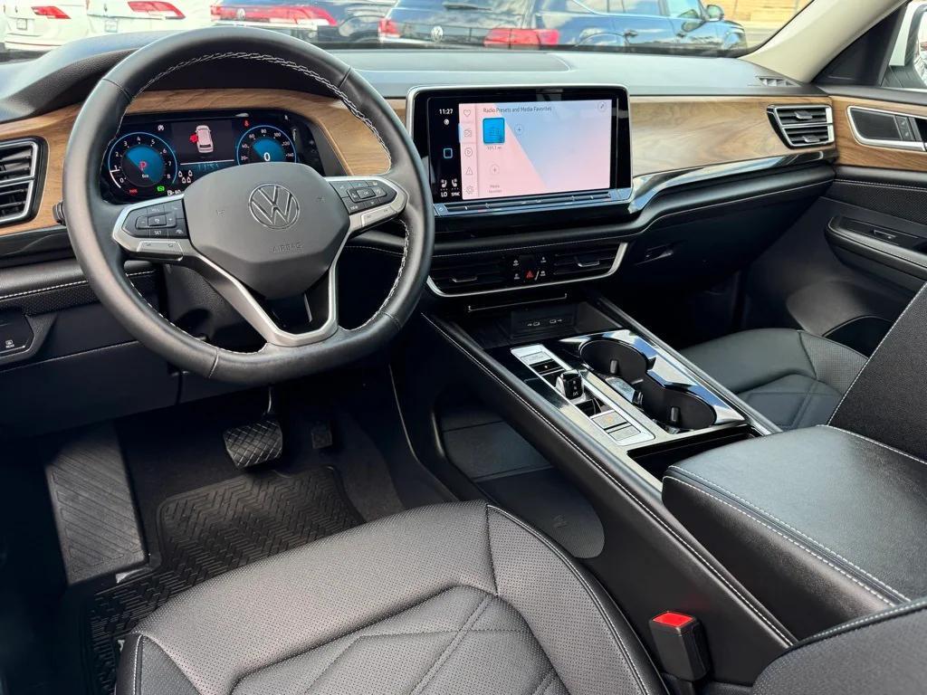 new 2025 Volkswagen Atlas car, priced at $44,614