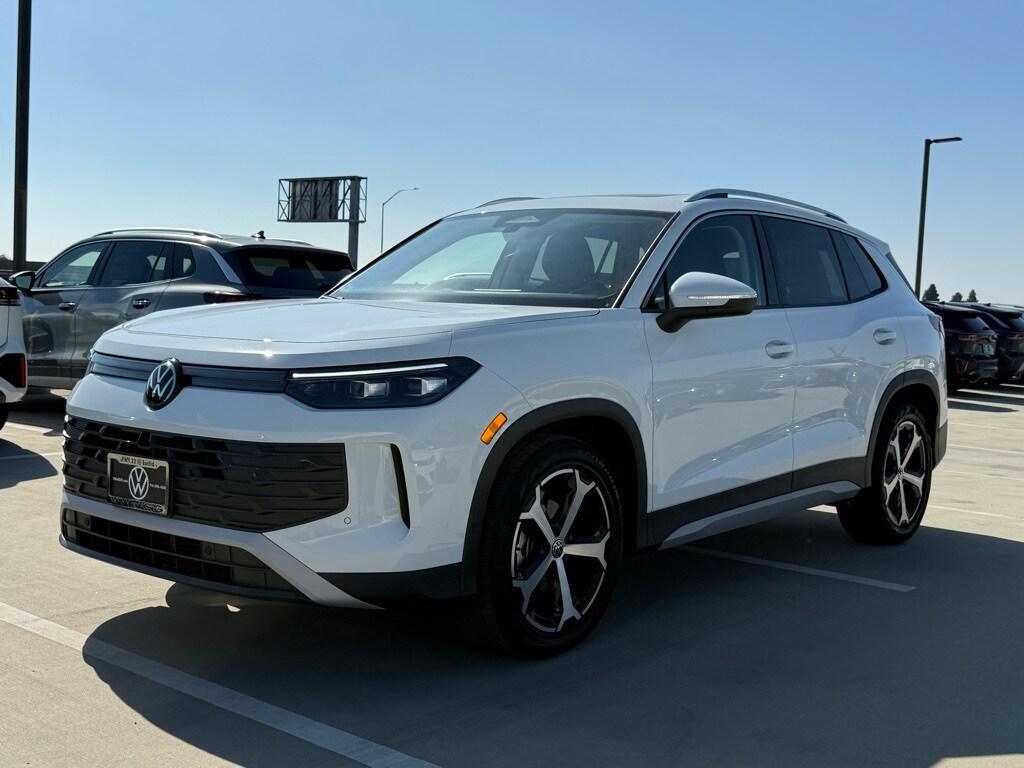 new 2025 Volkswagen Tiguan car, priced at $32,453