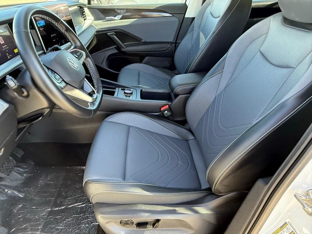 new 2025 Volkswagen Tiguan car, priced at $32,453
