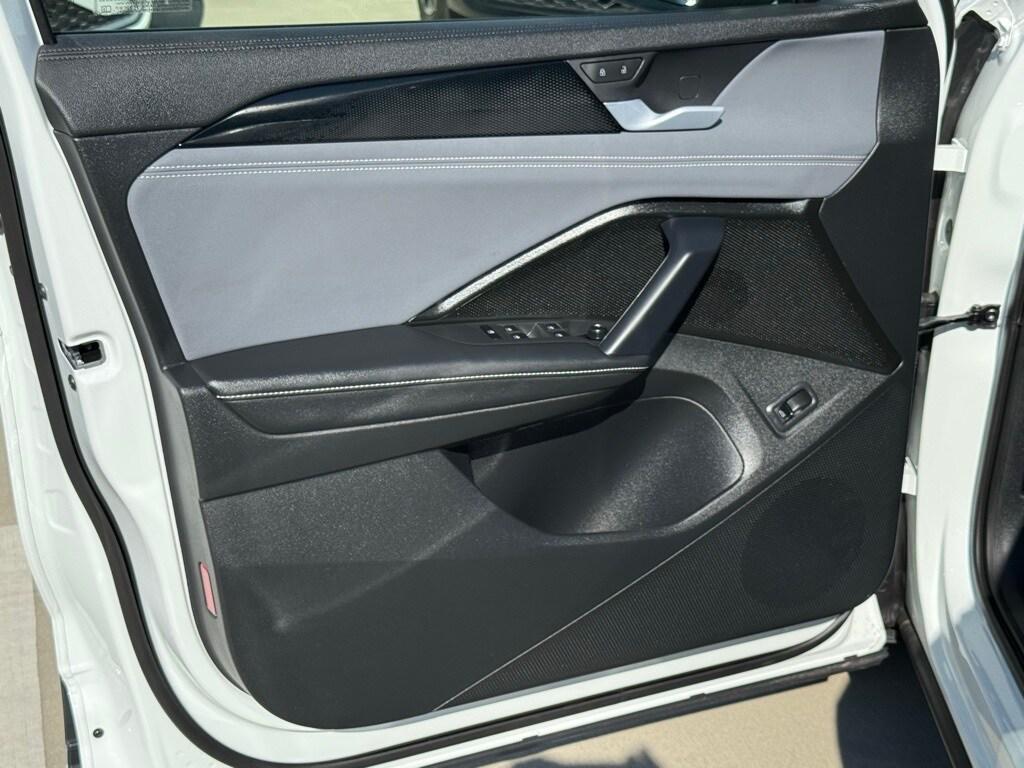 new 2025 Volkswagen Tiguan car, priced at $32,453