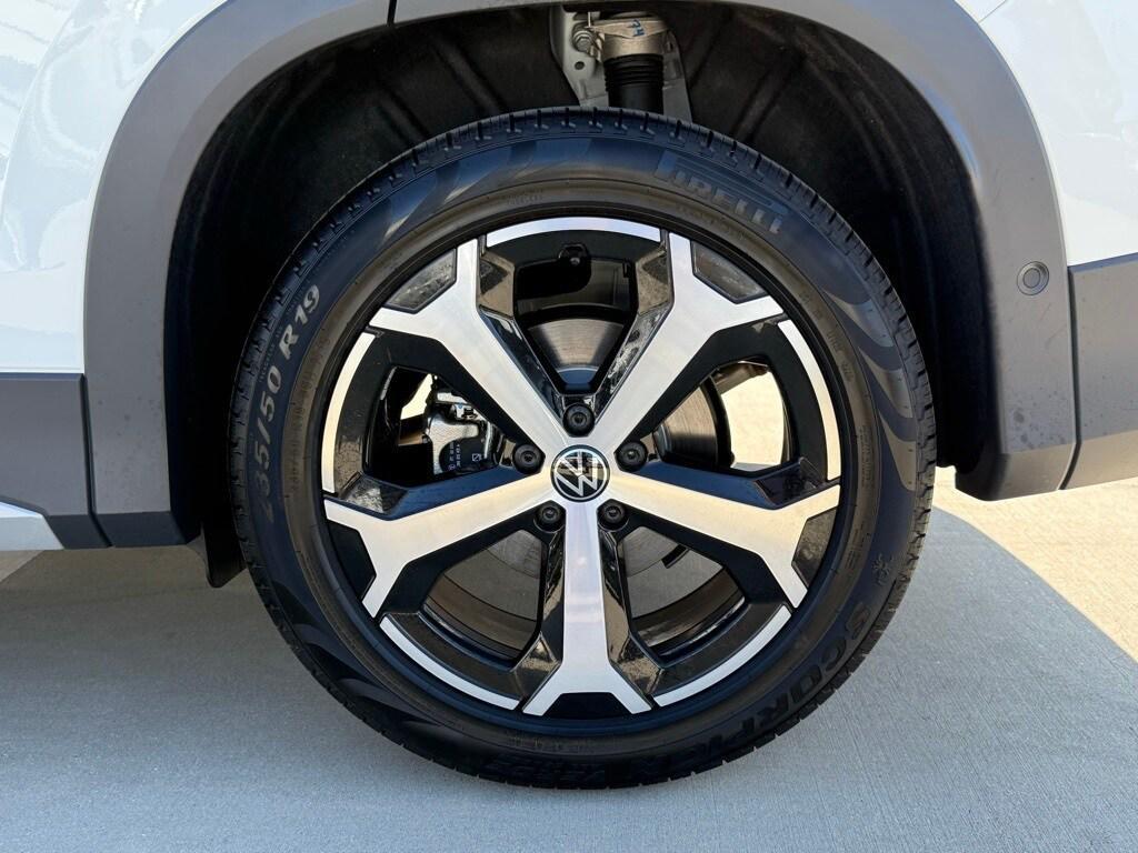 new 2025 Volkswagen Tiguan car, priced at $32,453