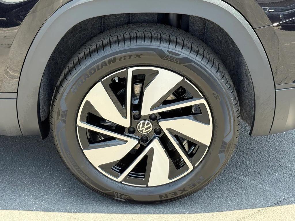 new 2025 Volkswagen Atlas car, priced at $40,491