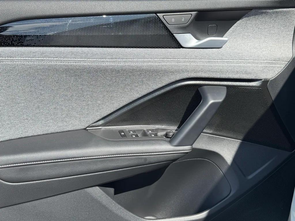 new 2025 Volkswagen Tiguan car, priced at $27,966