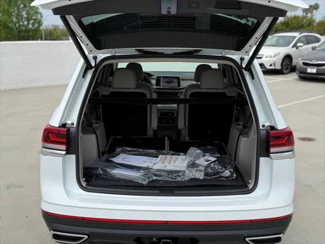 new 2025 Volkswagen Atlas car, priced at $43,149