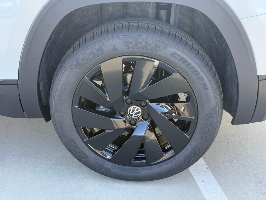 new 2026 Volkswagen Atlas car, priced at $47,524