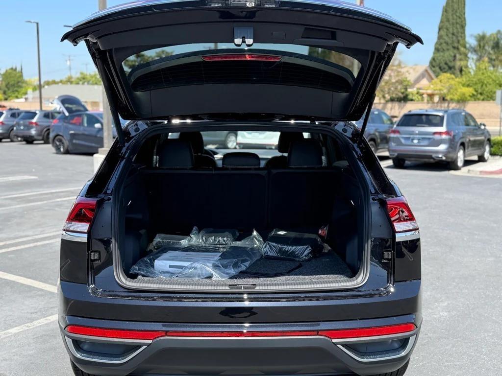 new 2025 Volkswagen Atlas Cross Sport car, priced at $36,421