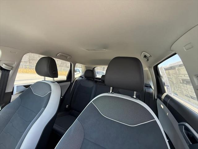 new 2025 Volkswagen Taos car, priced at $28,344