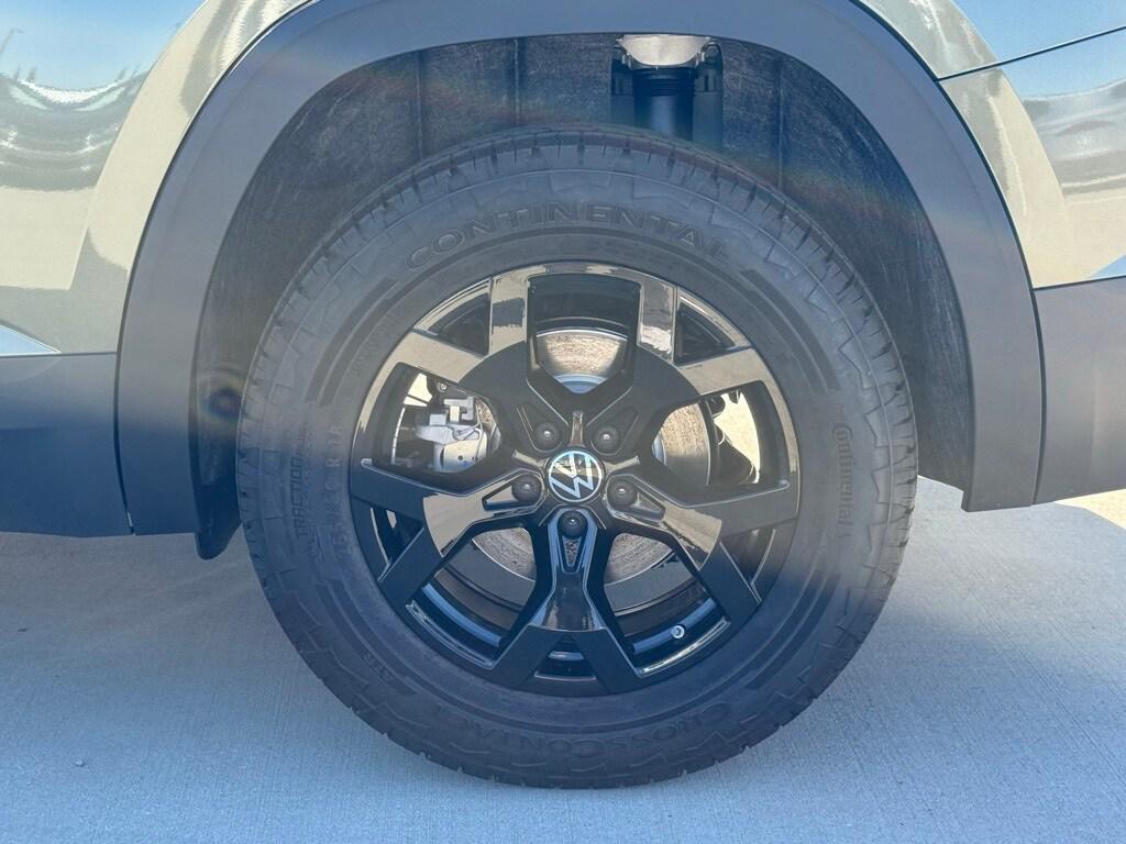 new 2026 Volkswagen Atlas car, priced at $49,279