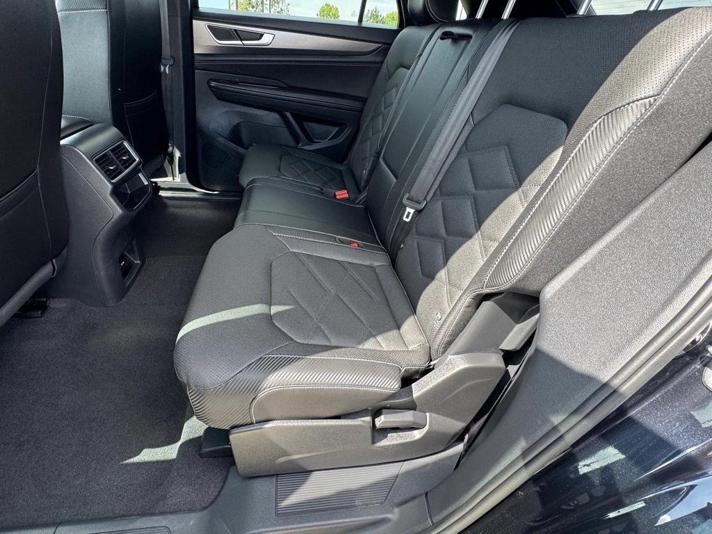 new 2026 Volkswagen Atlas Cross Sport car, priced at $37,571