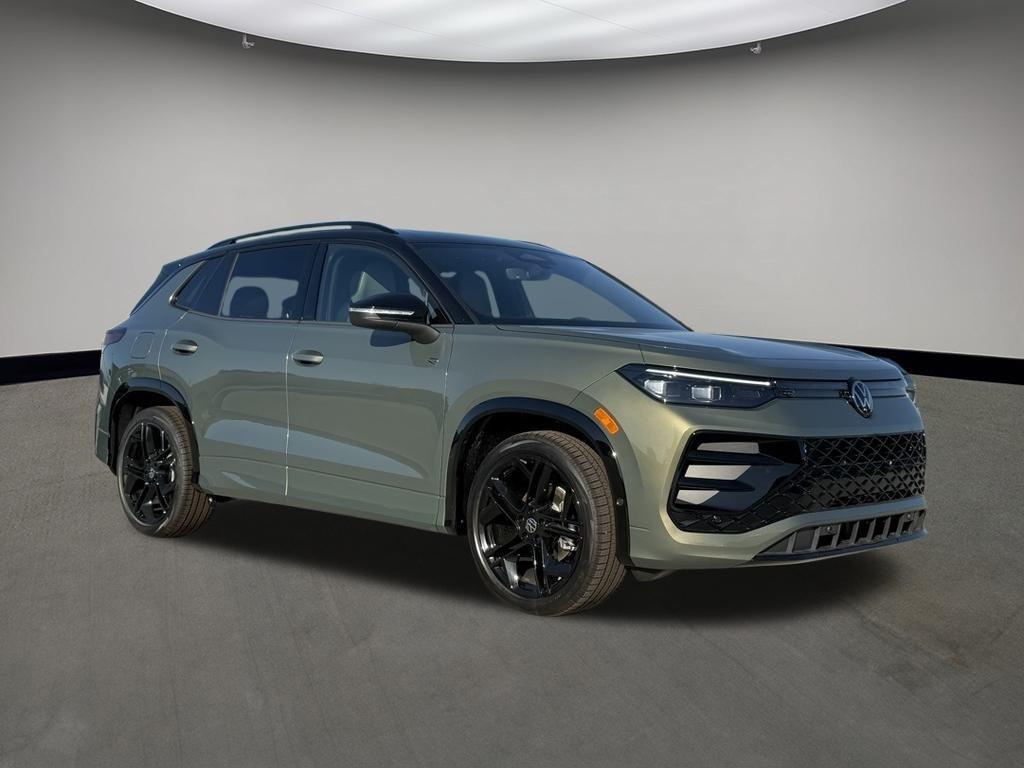 new 2025 Volkswagen Tiguan car, priced at $37,060