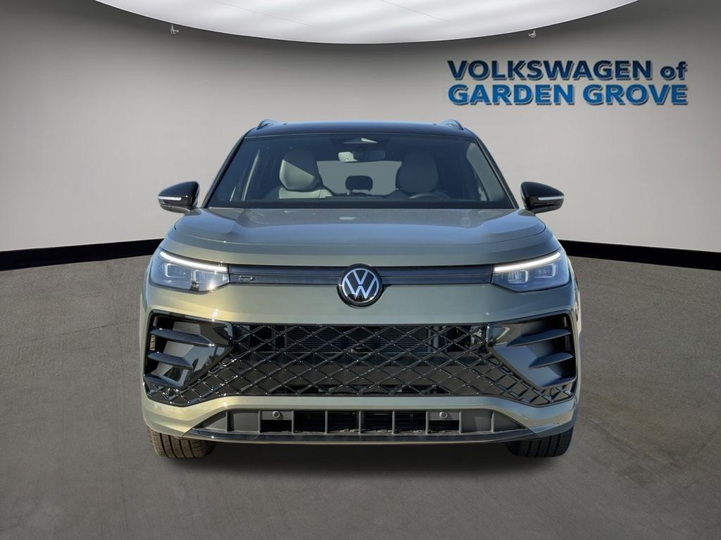 new 2025 Volkswagen Tiguan car, priced at $37,060