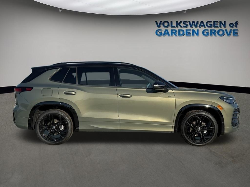 new 2025 Volkswagen Tiguan car, priced at $37,060