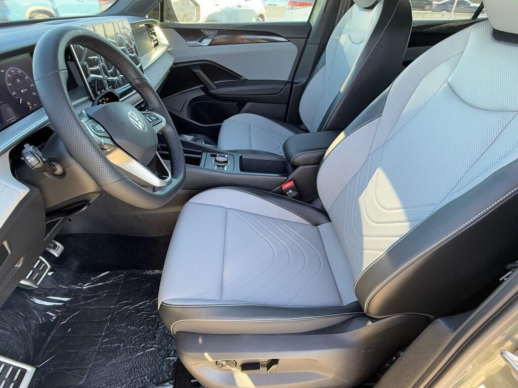 new 2025 Volkswagen Tiguan car, priced at $37,060