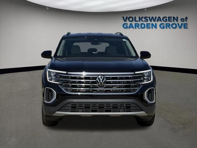 new 2025 Volkswagen Atlas car, priced at $38,978