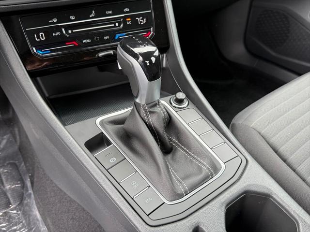 new 2025 Volkswagen Jetta car