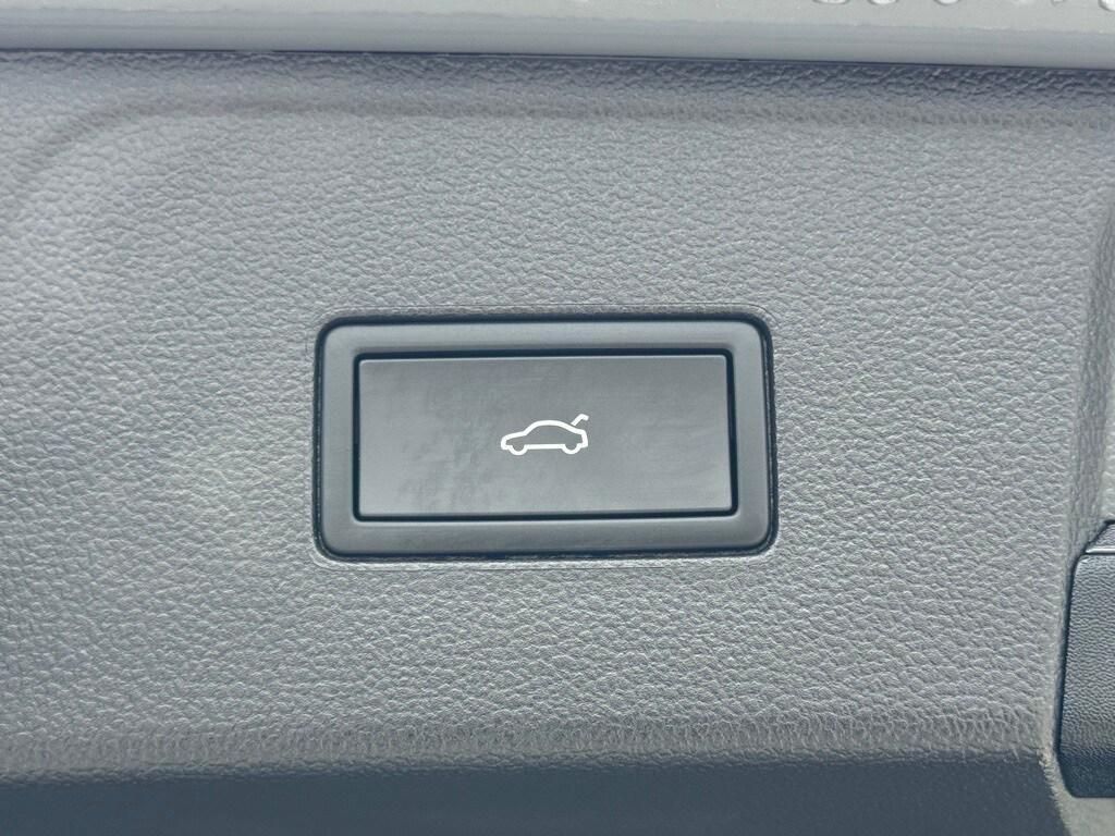 new 2026 Volkswagen Atlas car, priced at $49,082