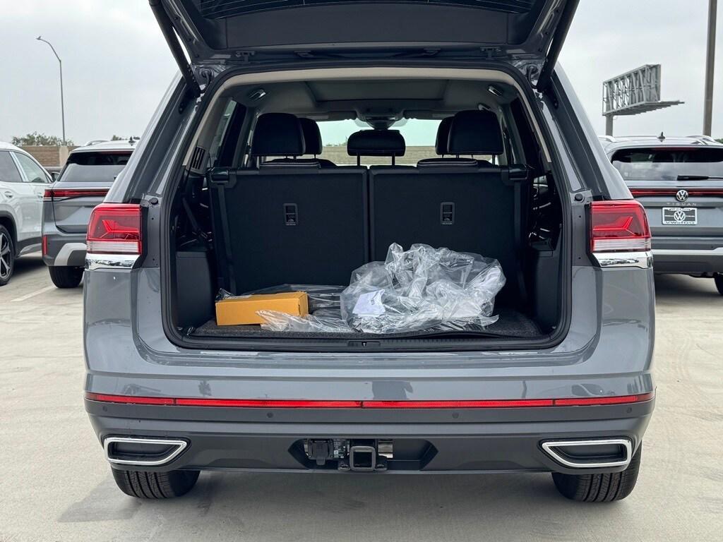 new 2026 Volkswagen Atlas car, priced at $49,082