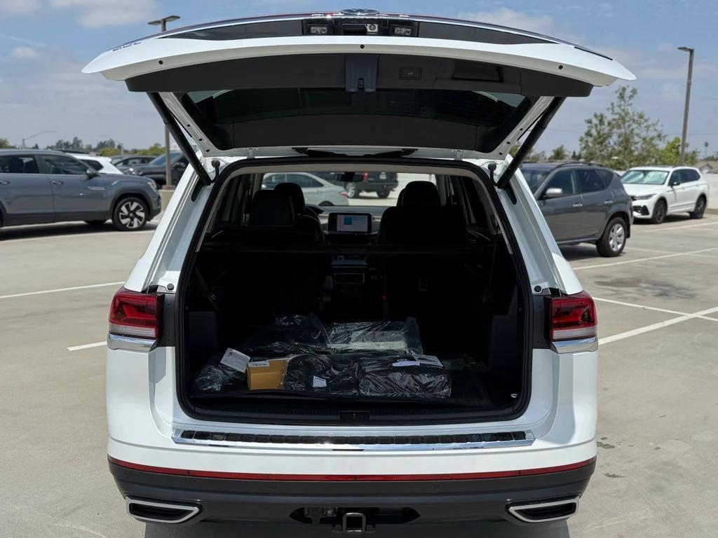new 2025 Volkswagen Atlas car, priced at $46,526