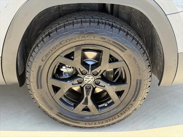 new 2025 Volkswagen Atlas car, priced at $46,858
