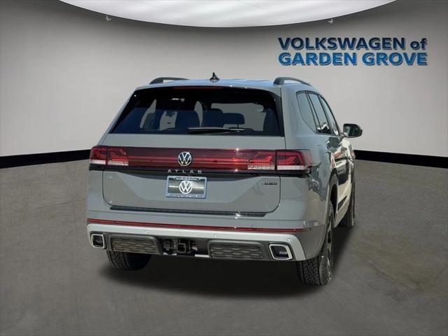 new 2025 Volkswagen Atlas car, priced at $45,176