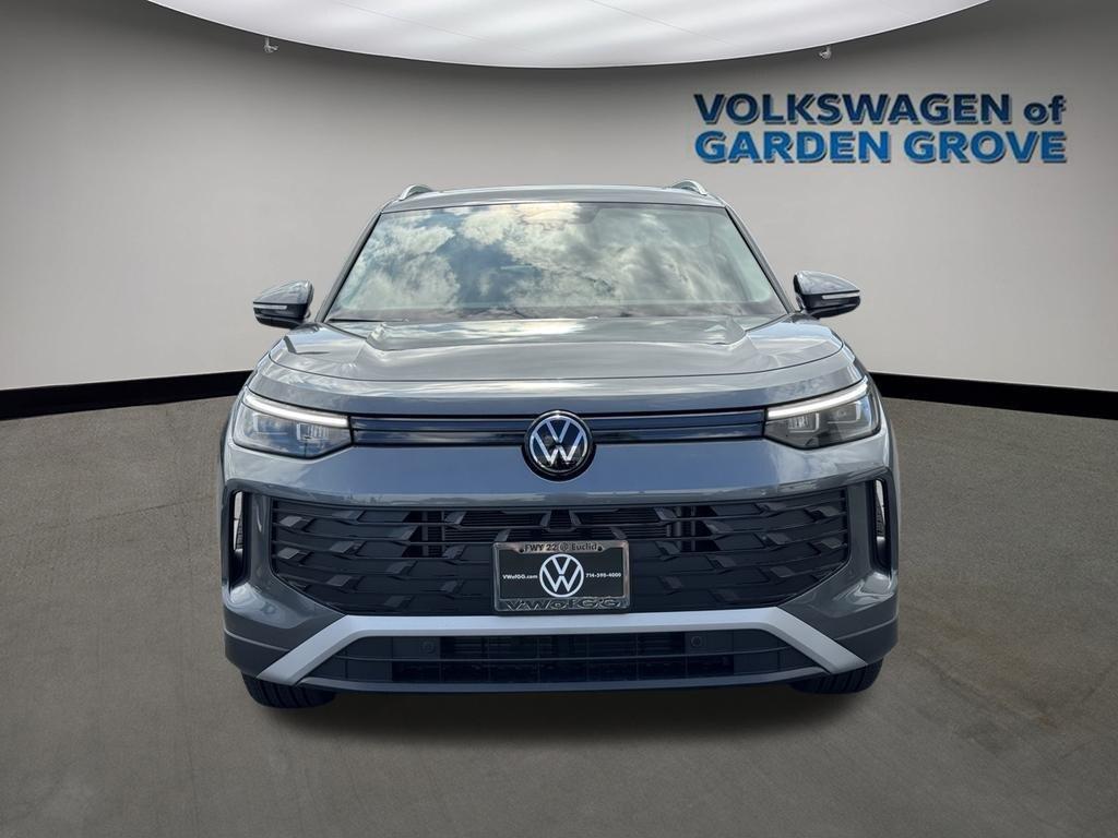 new 2025 Volkswagen Tiguan car, priced at $32,077
