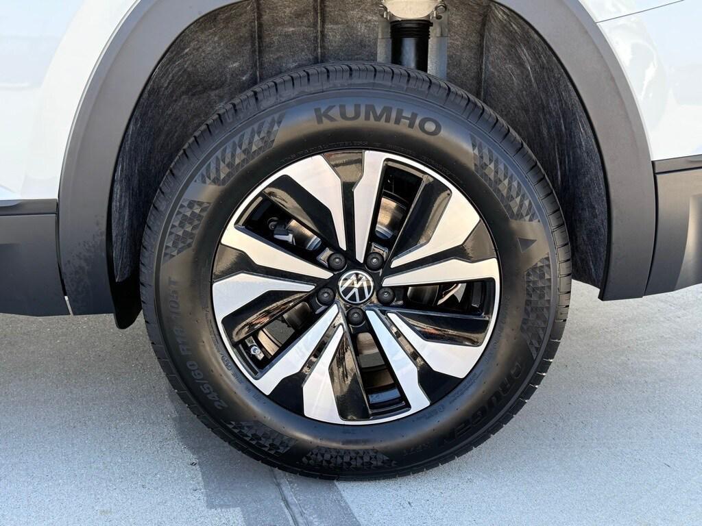 new 2026 Volkswagen Atlas car, priced at $39,627