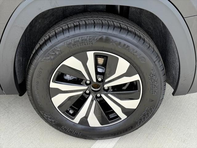 new 2025 Volkswagen Atlas car, priced at $36,830