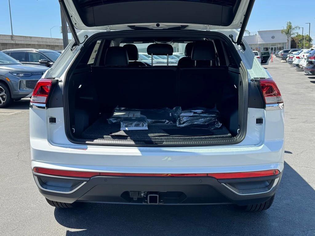 new 2026 Volkswagen Atlas Cross Sport car, priced at $43,407