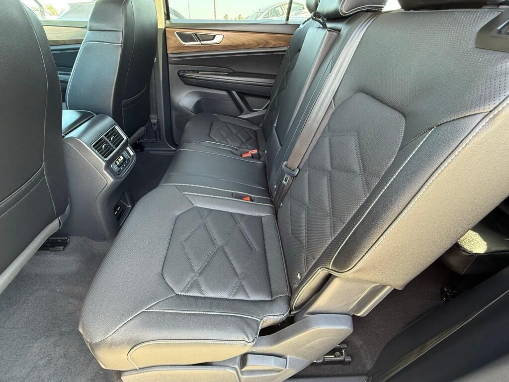 new 2026 Volkswagen Atlas car, priced at $39,172