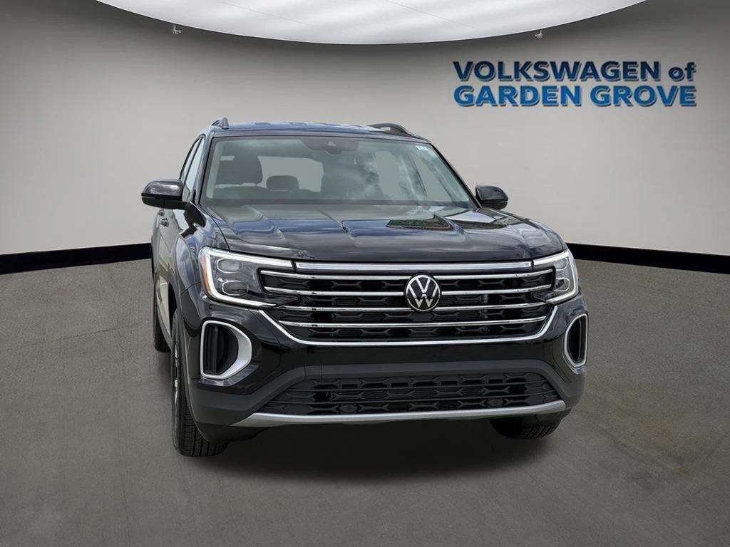 new 2025 Volkswagen Atlas car, priced at $35,330