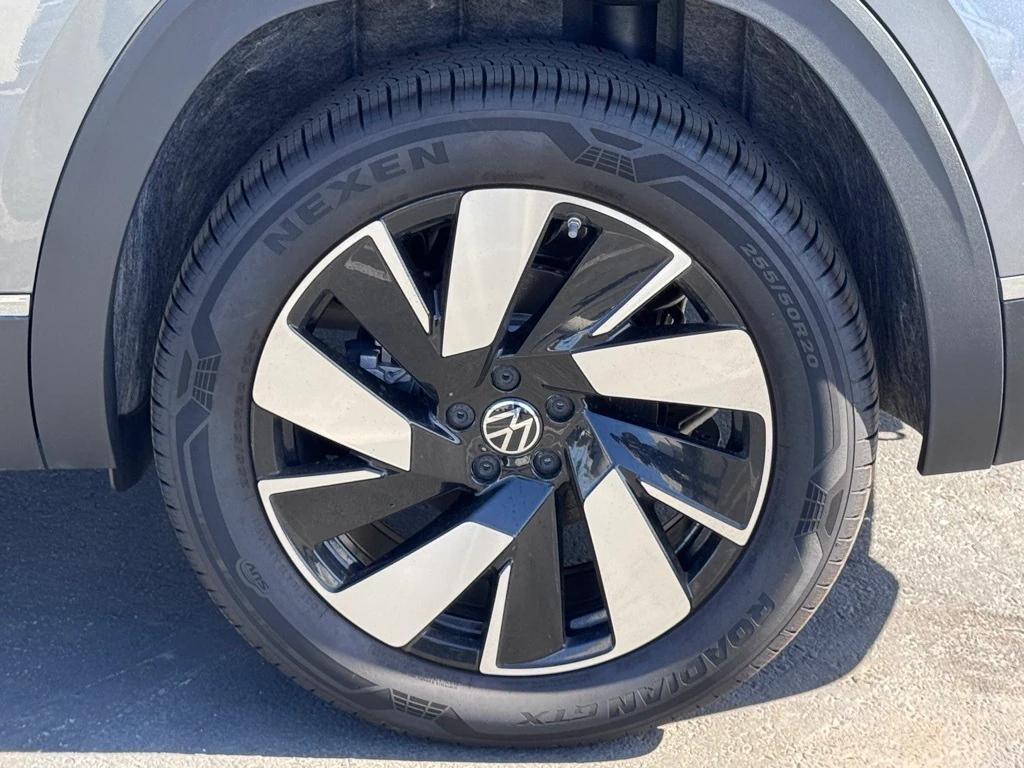new 2024 Volkswagen Atlas Cross Sport car, priced at $43,500