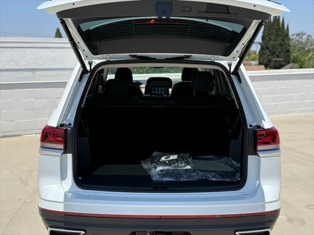 new 2025 Volkswagen Atlas car, priced at $44,334