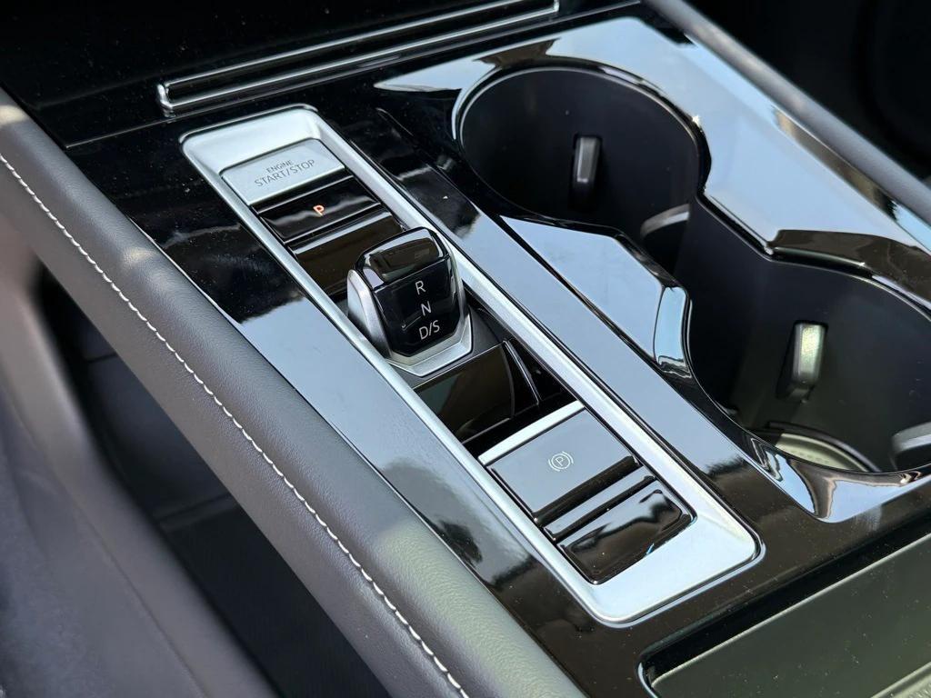 new 2025 Volkswagen Atlas car, priced at $49,744