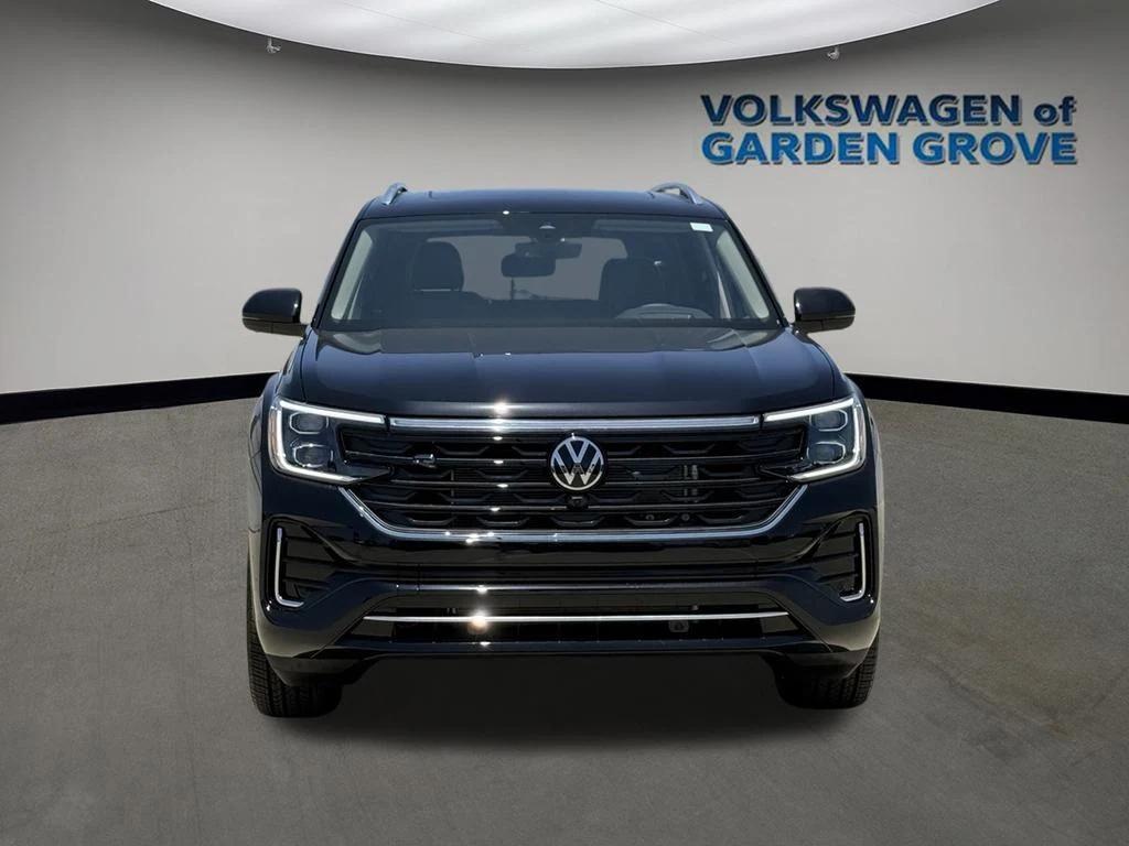new 2025 Volkswagen Atlas car, priced at $49,744