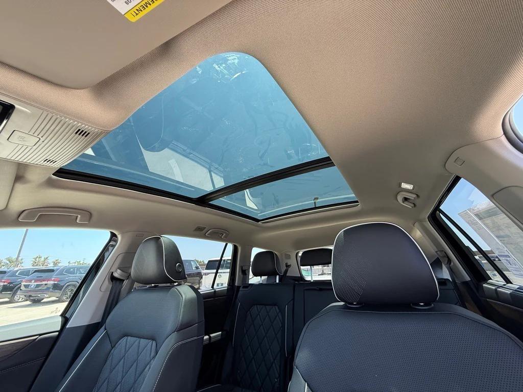new 2025 Volkswagen Atlas car, priced at $49,744