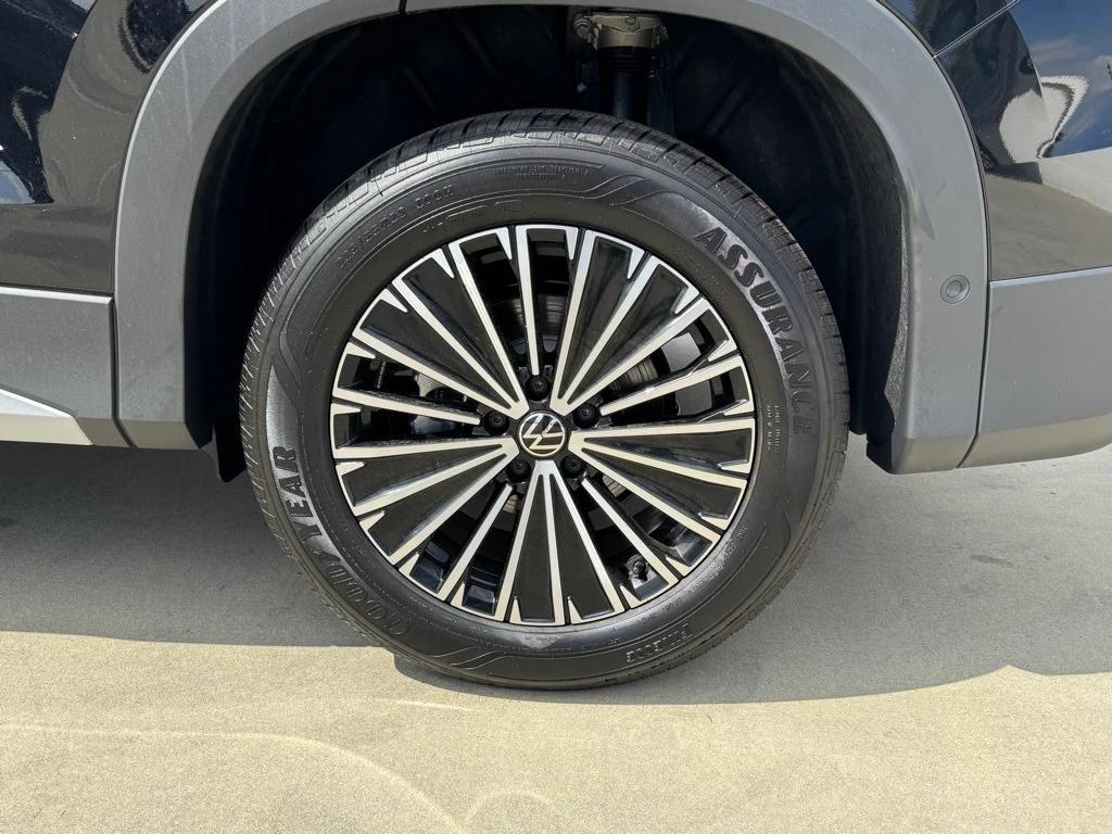 new 2025 Volkswagen Tiguan car, priced at $27,410