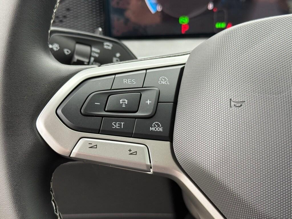 new 2025 Volkswagen Tiguan car, priced at $33,639